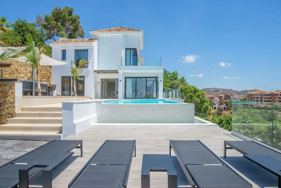 Chalet 7 habitaciones 669m² en venta - Marbella