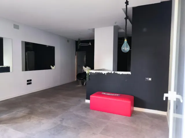 Fabuloso local comercial en la zona del Rescatado y la Biblioteca central del Marrubial (opción a adaptarlo a vivienda) — 21