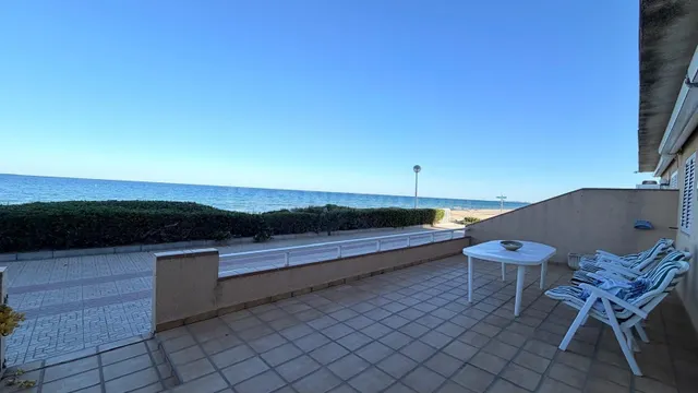 Exclusivo bungalow en planta baja a pie de playa en la Urban - foto 4
