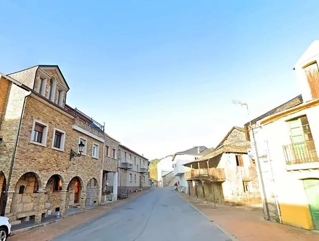 VIVIENDA PARA REFORMAR EN SAN MIGUEL DE LAS  DUEÑAS — 2
