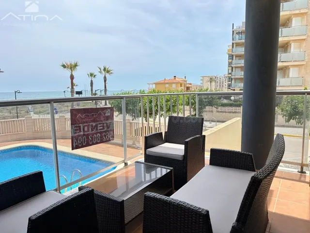 Apartamento con vistas abiertas al mar situado en primera línea de la playa de Guardamar — 2