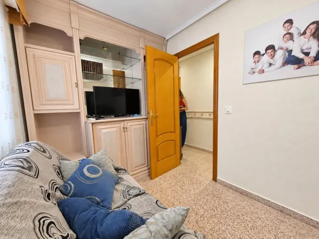 Amplio piso de 3 habitaciones junto a la Glorieta y el puerto de Santa Pola — 26