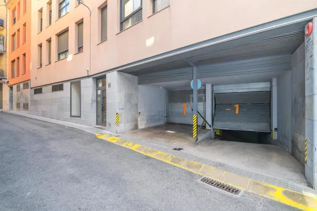 DÚPLEX DE 3 habitaciones CON PK EN MANRESA — 21