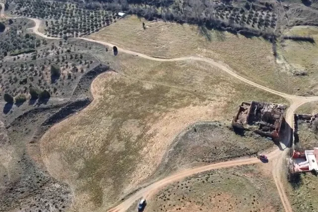 TERRENO CON EDIFICACIÓN A LA VENTA - foto 5