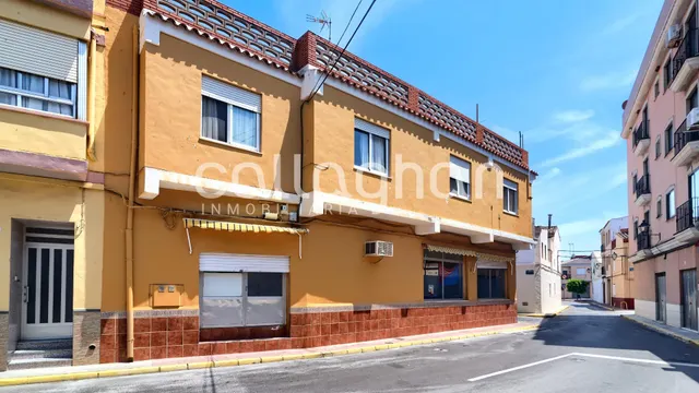 Se vende vivienda esquinera con múltiples posibilidades — 28