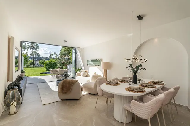 Casa adosada de 4 dormitorios en La Rinconada Valle del Golf de Nueva Andalucía Completamente reformado con altos estándares. — 14
