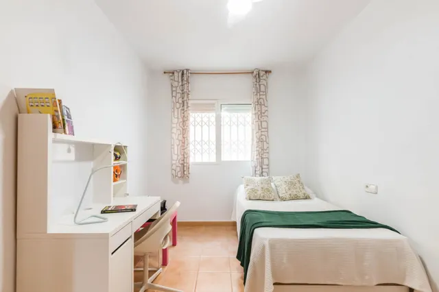 Dúplex amplio de 5 dormitorios con patio, terraza y buhardilla en San José de la Montaña — 19