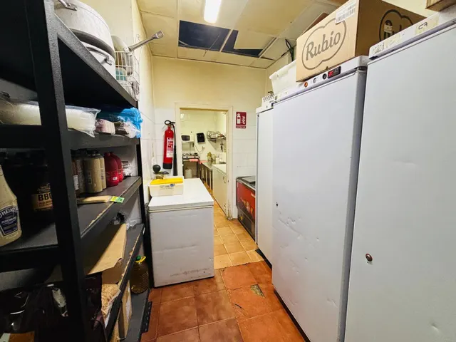 Ex. magnifico local comercial en zoco — 13