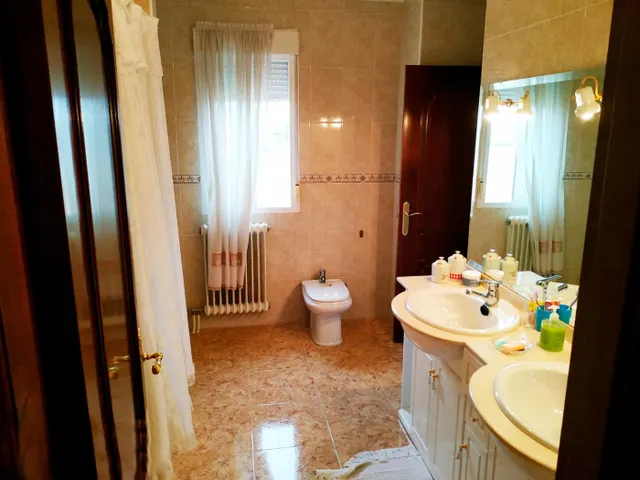 Urbis te ofrece un chalet independiente en venta en Castellanos de Villiquera, Salamanca. — 31
