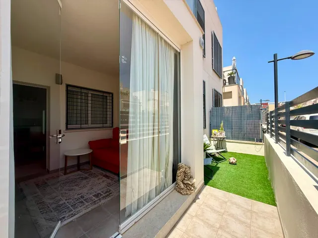 Bungalow en planta baja con 2 terrazas, piscina y parking en Aguas Nuevas — 47