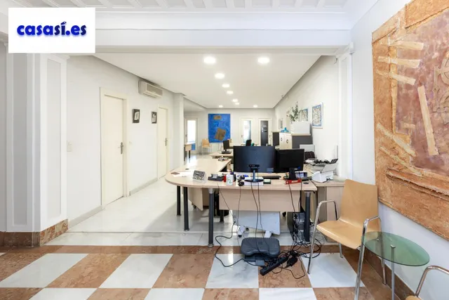 Gran vivienda en Plaza Los Campos - 7 habitaciones — 10