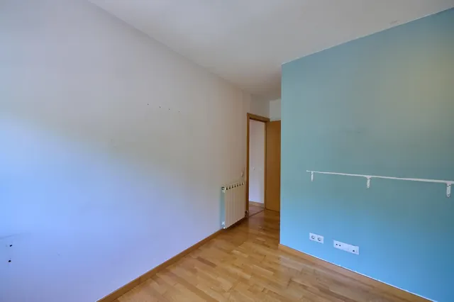 PISO DE 3 HAB CON BALCÓN, PK, Trastero y Piscina Comunitaria — 49