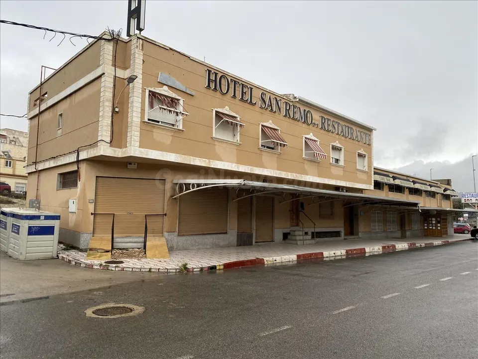 Venta de Hotel 1 Estrella en estación (De La) Nº 1 Blanca