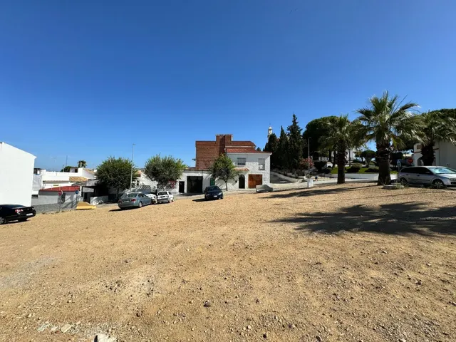 4 SOLARES EN LA LOCALIDAD DE BURGUILLOS, SEVILLA.