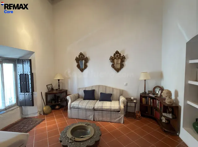 Casa con Encanto de 180 m2 con Patio y Gran Porche en el Centro de Puebla de la Calzada — 4