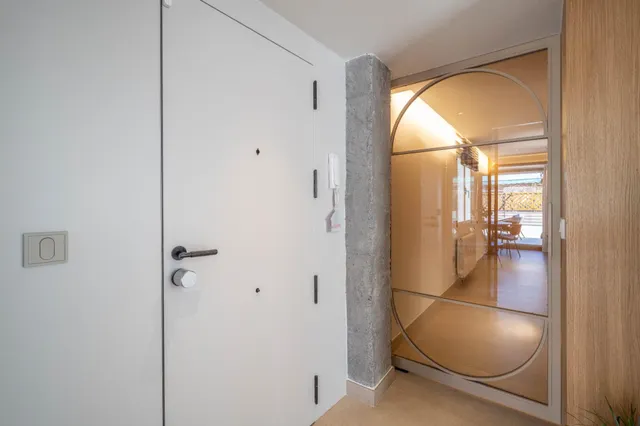 Impresionante Vivienda de Lujo con Diseño Moderno y Comodidades Exclusivas — 8