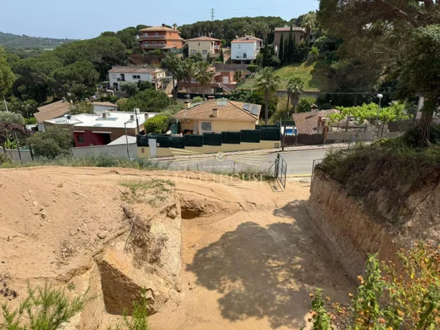 Parcela exclusiva con proyecto de villa de lujo en Condado d - foto 5