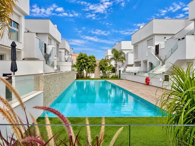 Ático 3 habitaciones 110m² en venta - Zona Pueblo