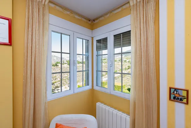 CHALET INDEPENDIENTE CON PISCINA PRIVADA, JARDÍN Y GARAJE EN MONACHIL — 40