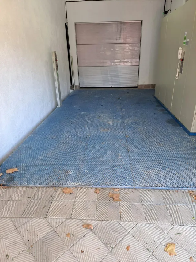 VENTA DE 4 PLAZAS DE PARKING A ROSES - foto 2