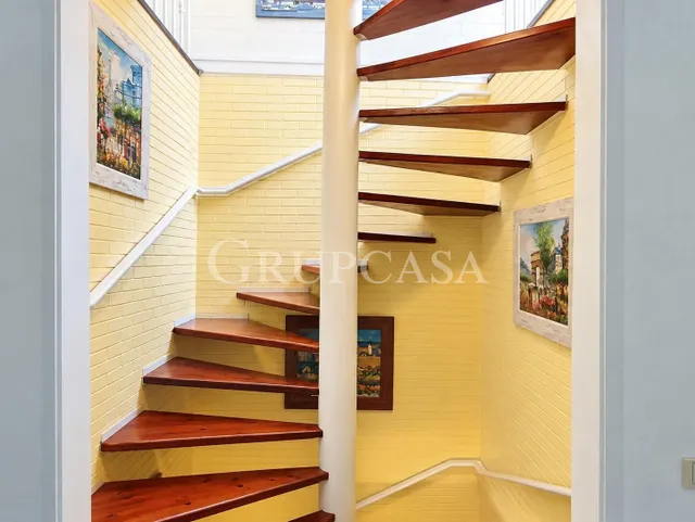 Magnífica Casa en Ciutat Jardí: Espacio, Comodidad y Calidad de Vida — 11