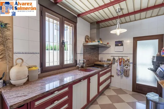 Chalet Exclusivo en Camino Bajo de Huétor — 10
