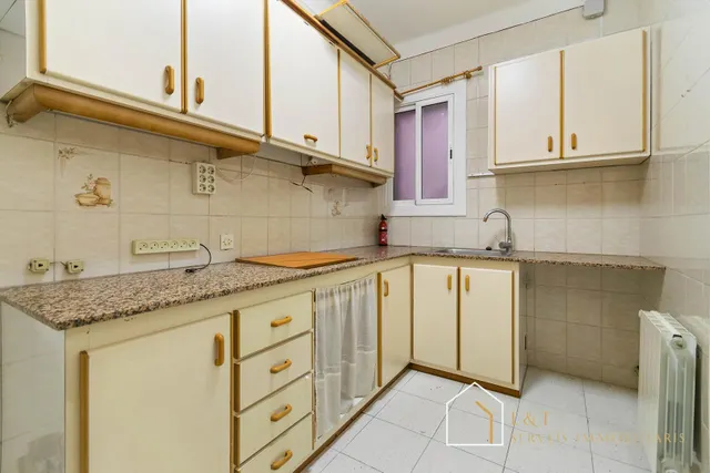 Piso en venta en plaza virrei amat – 4 habitaciones y 77 m2 útiles — 18