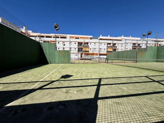 Ideal piso en puertas del sur, en urbanización privada con piscina — 40