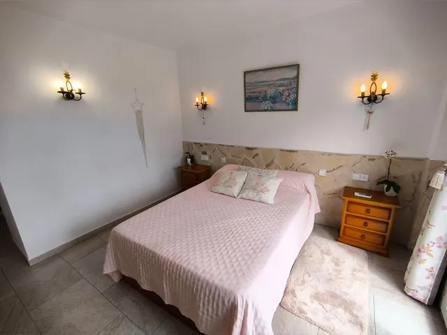 Precioso chalé unifamiliar aislado con piscina y amplio garaje — 26