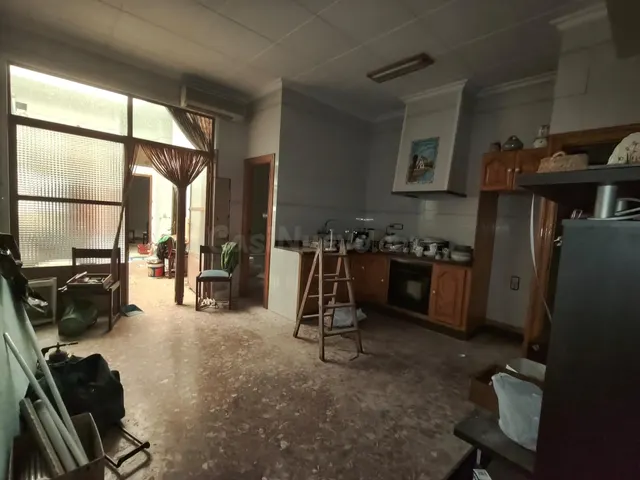 Oportunidad de Inversión en Albal: Casa para Reformar a la V