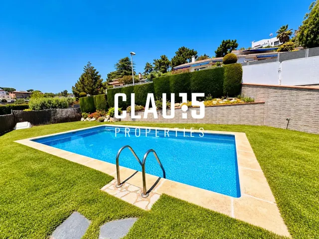 Casa independiente en venta con piscina privada y espectaculares vistas al mar en Sant Pol de Mar — 6