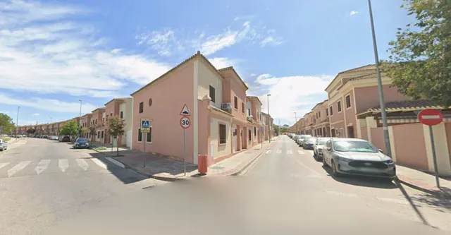 Venta casa en Utrera (Sevilla) — 2