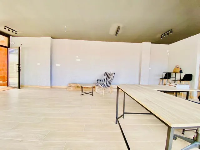 Local comercial 81m² en venta - Villamartín-Las Filipinas — 32