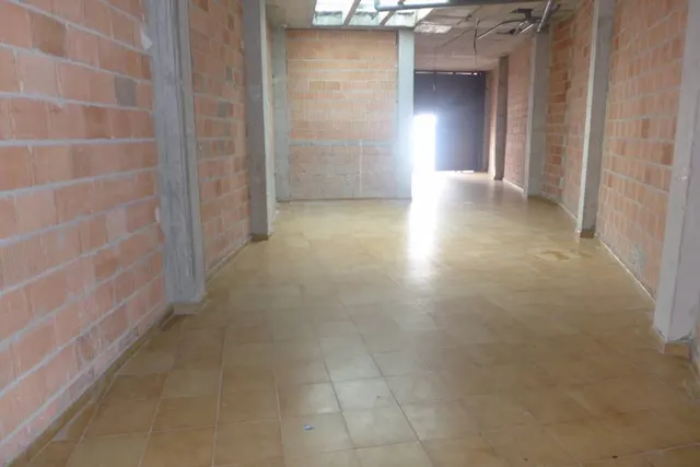 Se vende cochera con muchas posibilidades — 2