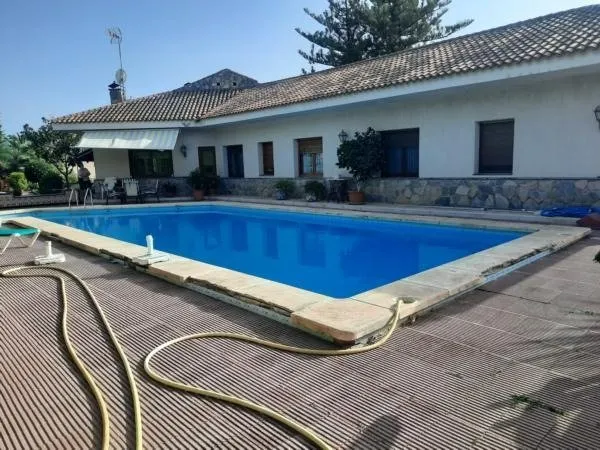 Magnifico chalet cercano al casco urbano — 4