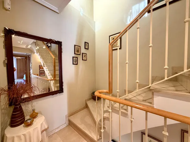Chalet adosado esquinero con jardín privado, terrazas y garaje doble en La Patacona — 41