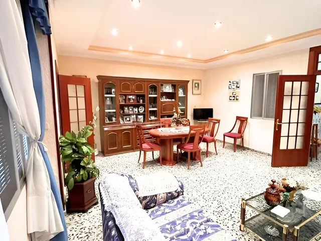 ¡¡¡ Amplia vivienda en Burjassot con doble terraza, garaje y - foto 2