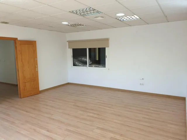 NAVE EN VENTA — 31