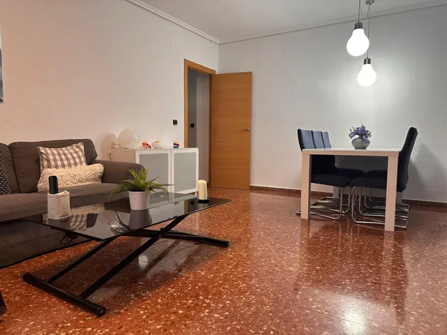 Luminoso piso de 3 habitaciones en Aldaia. — 12
