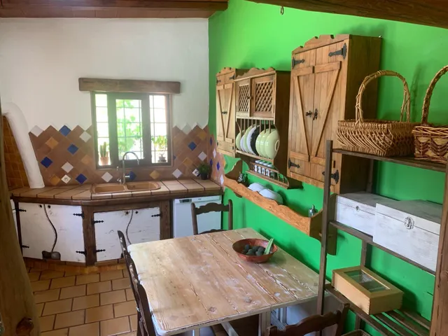 Se alquila chalet en coin buena zona — 9