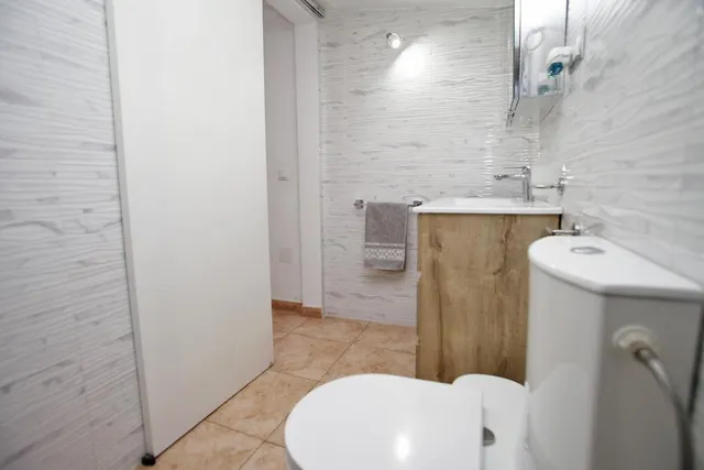 CHALET INDEPENDIENTE CON PISCINA EN LOS ÁNGELES — 37