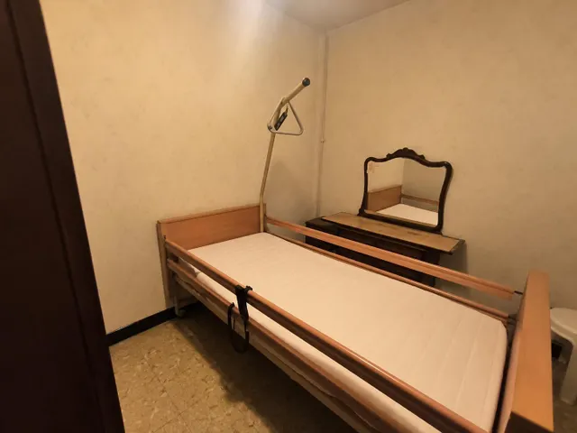 CASA ADOSADA EN VENTA CON 2 VIVIENDAS INDEPENDIENTES — 29