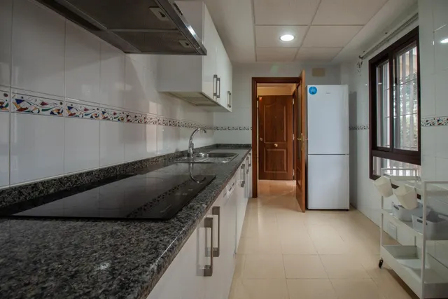 ¡Tu nuevo hogar en Bormujos! Magnífico chalet en alquiler con patio. — 11