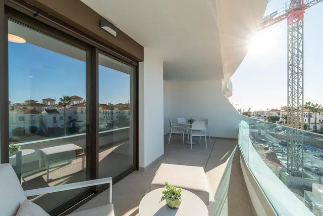 Apartamentos de 2 dormitorios con amplias zonas verdes y vistas al mar, zona Playa Flamenca — 15