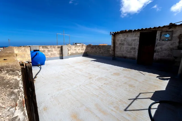 Edificio con balcones y terrazas en venta en Schamann — 48