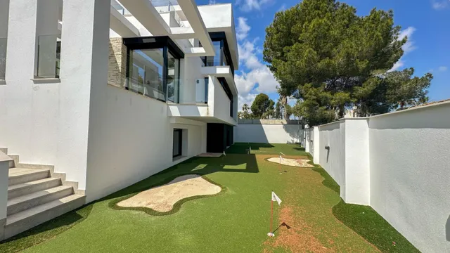 Villa 4 habitaciones 527m² en venta - Villamartin — 28