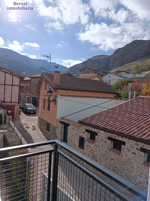 Casa para entrar a vivir de 99 metros  mas 16 metros de bodega con asador  en Matute - La Rioja — 30