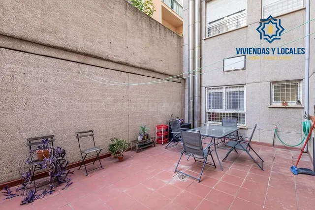 Piso con gran patio en Carretera de la Sierra — 3