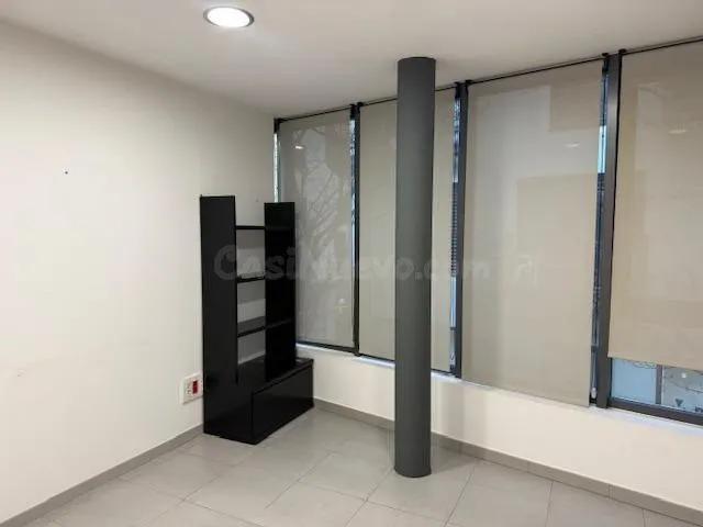 OFICINA EN VENTA EN PLENO CENTRO DE MANRESA – UBICACIÓN PREM - foto 4