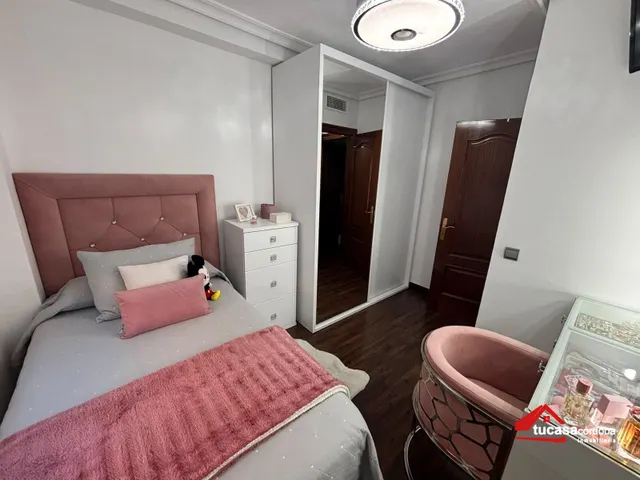 Piso de 2 habitaciones dobles con terraza y ascensor en fátima — 12